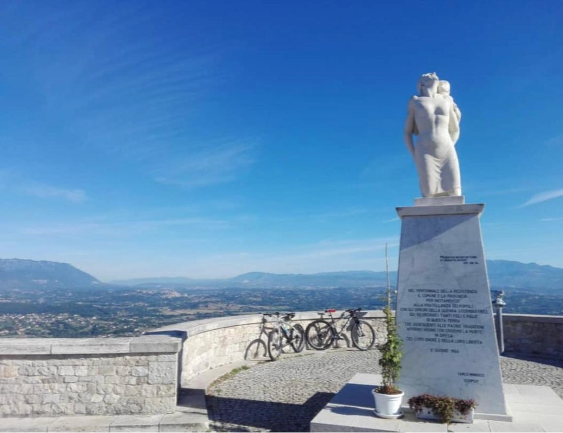 Residenza Il Panorama Della Ciociaria Bed & Breakfast Castro dei Volsci Bagian luar foto